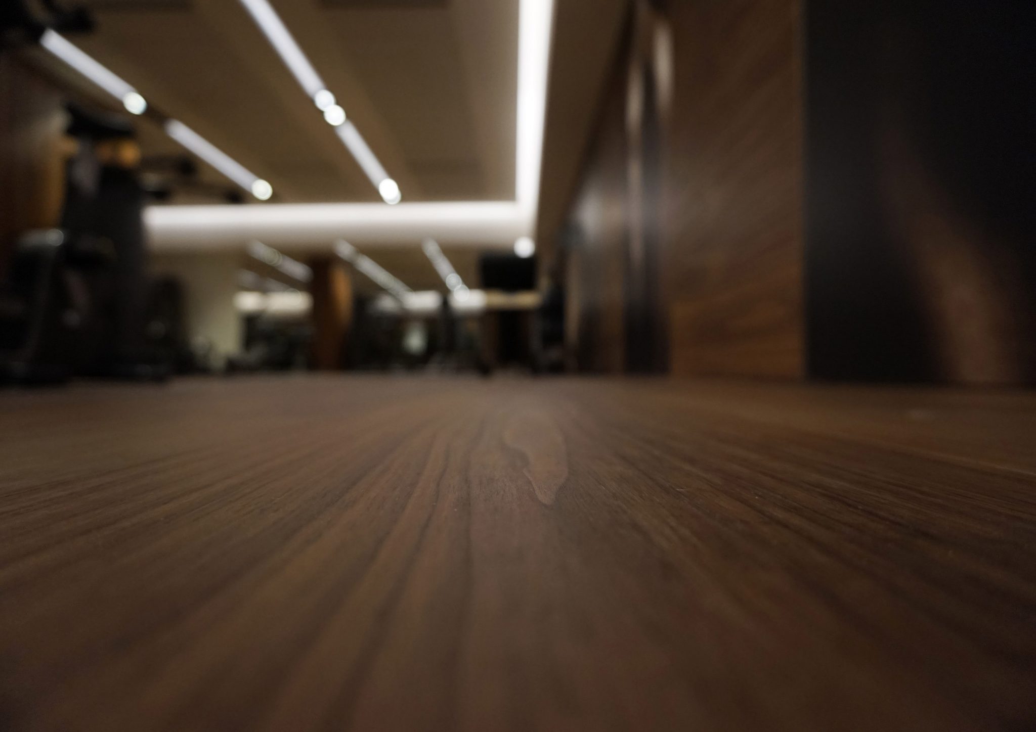 BPM Fitness Club, particolare pavimento Skema Lindura noce