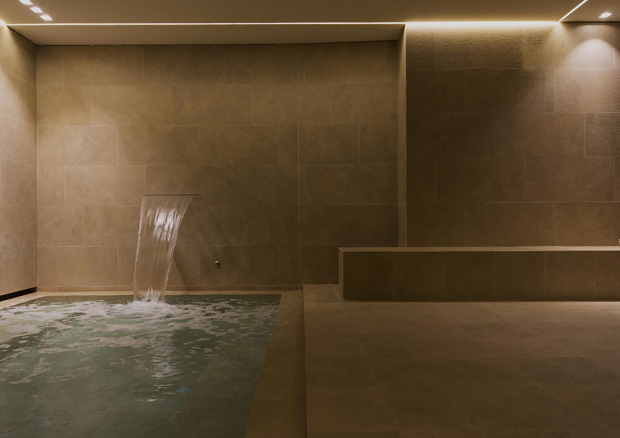 Borgo Cadonega Spa, vista di dettaglio su cascata