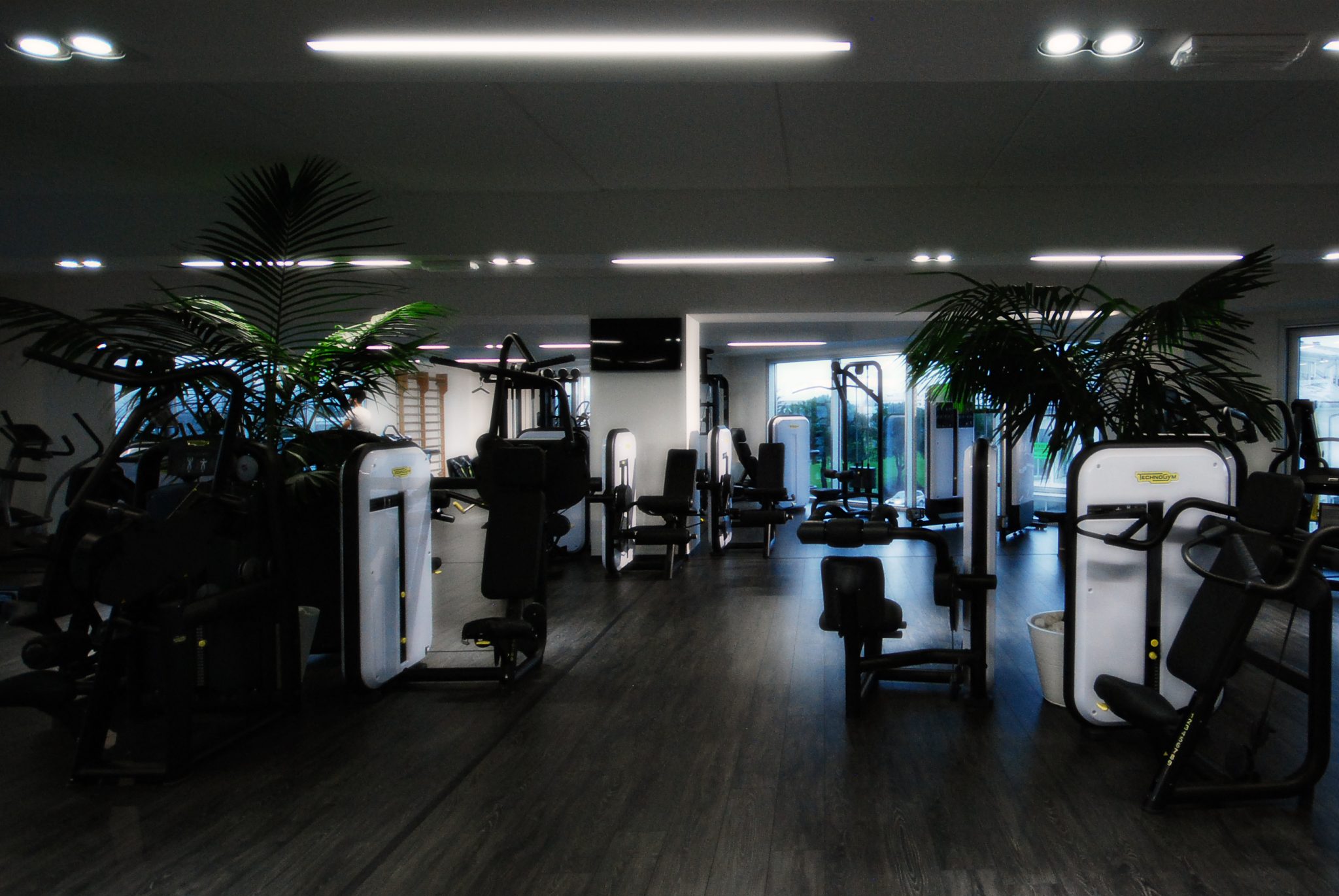 Expo Fitness Center, gym floor con macchine Technogym