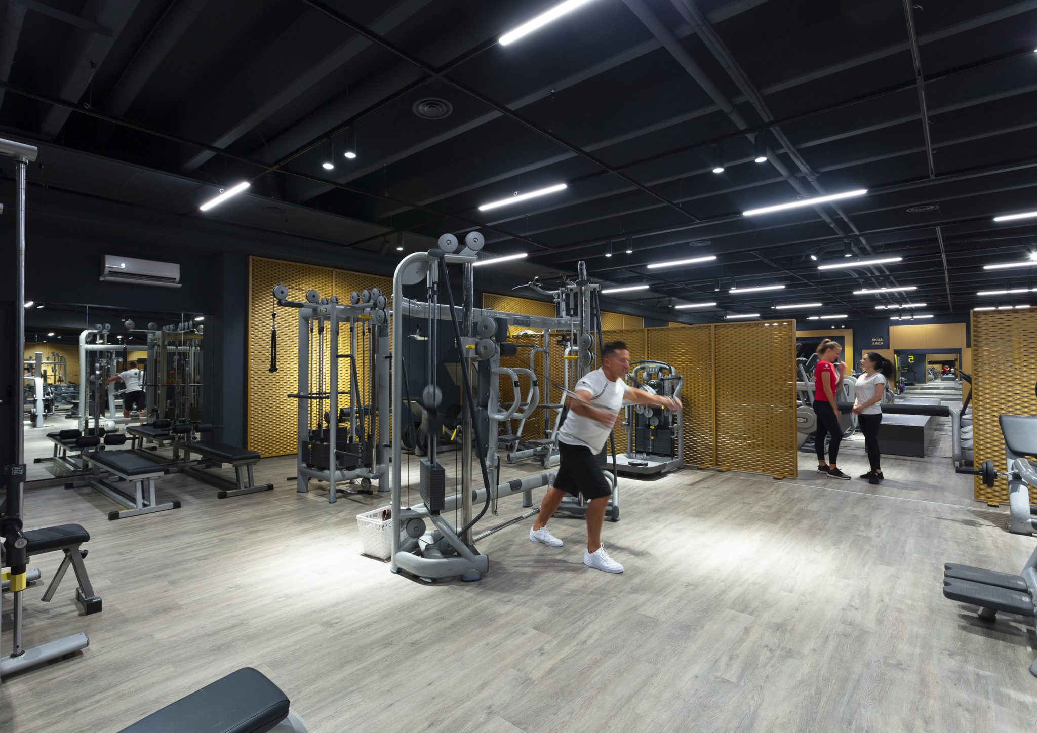 Ronchiverdi Sport & Business Club, gym floor area forza