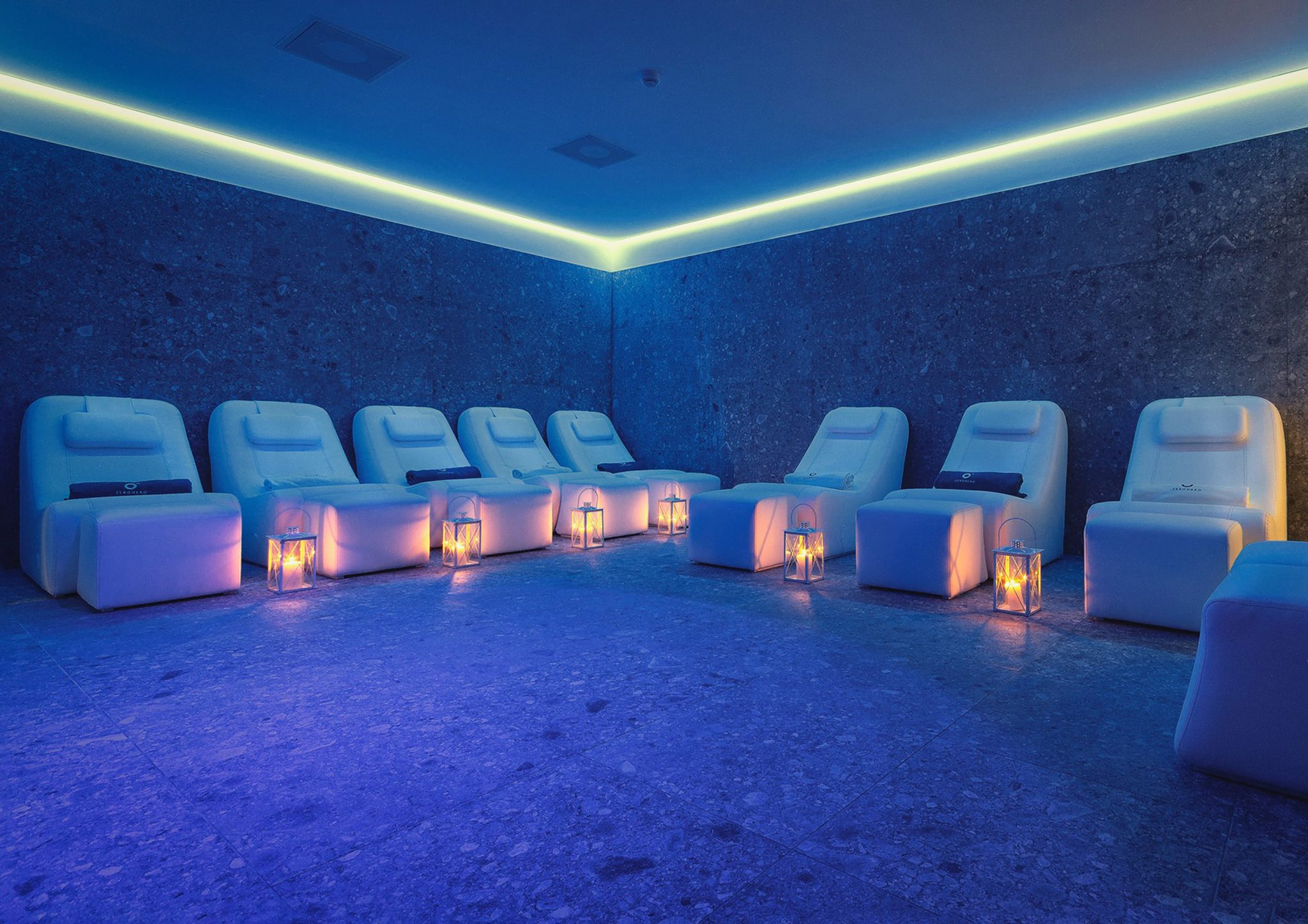Zero Nero Fitness Club, Area relax con divanetti e luci emozionali